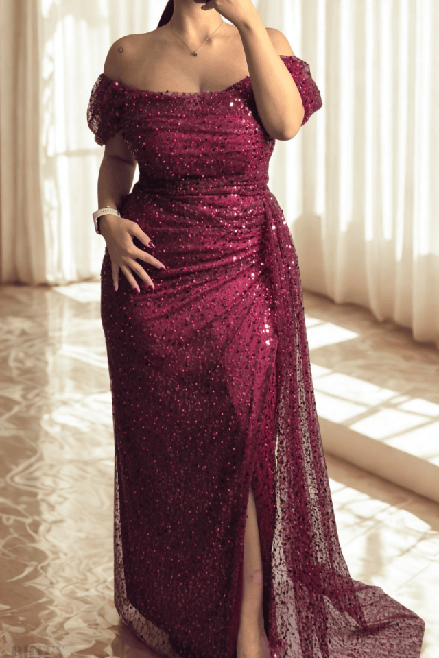 Boncuklu Kumaş Yandan  Kuyruklu  Kapalı  Yırtmaç Detaylı Büyük Beden Abiye Elbise 6948btx